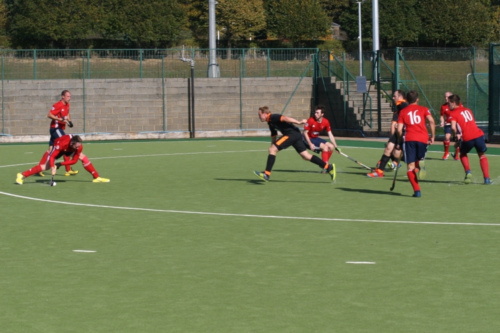 Hockey: Roberts double for Tunbridge Wells denies Oxford